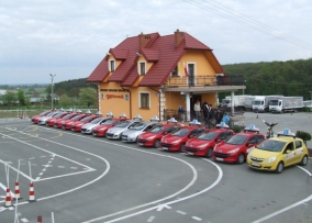 Wiraż. Prywatny ośrodek szkolenia kierowców — zdjęcie 1